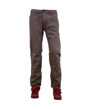 Diesel Mens Denim Jeans

Style Name: DARRON
Style Code: 00C1XK- 008QU
Made in Morocco
100% Cotton
Application: 100% Cow Leather 
Regular Slim Fit
Tapered Leg
Metal Studs
5 Pockets
Button Closure 
Belt Loops
2015-16 Style