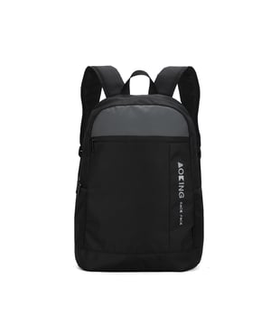 Unisex-Rucksack mit Reißverschluss. fehlende Innentaschen. zwei Außentaschen mit Reißverschluss. verstellbarer Schultergurt aus Stoff. aus Nylongriff. Innenfächer. RucksackUnisex-Außenmaterial, innen mit Polyester gefüttert. Maße: 30x17x43 cm. Modeprodukt