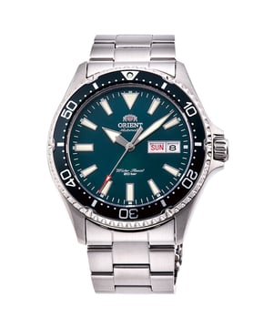 Orient Uhr RA-AA0004E19B Mako  
Geschlecht: Herren  
Hauptfarbe: Silber  
Uhrwerk: Automatik  
Anzeigeformat: Analog  
Wasserdichtigkeit: 20 ATM  
Verschluss: Klappverschluss  
Funktionen: Datumsanzeige  
Gehäusefarbe: Silber  
Gehäusematerial: Edelstahl  
Gehäusebreite: 40  
Gehäuselänge: 40  
Zifferblatt: Keine  
Armbandfarbe: Silber  
Armbandmaterial: Edelstahl  
Lug-Breite: 21  
Handgelenkumfang (max.): 235  
Lieferumfang: Uhrenbox  
Stil: Taucheruhr  
Gehäusehöhe: 10  
Glas: Saphirglas  
Anzeige-Farbe: Blau  
Gangreserve: 40h  
Lünette: einseitig drehbar  
Uhren Extra: Keine  