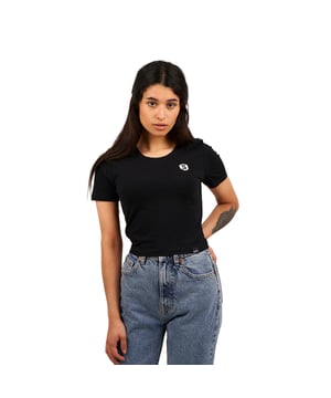 Short shot t-shirt Superb.
 Short sleeve.
 Round neckline with ribbed finish.
 Brand print on the front.
 Seams seen in tone.
 Composition: 95% Cotton, 5% Elastane.
 Care:
- Wash at max. 40ºC.
 - Do not use bleach.
 - Iron at low temperature.
 - Do not dry clean.
 - Do not use dryer.