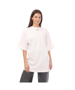 Dames Off White Off Stamp Cotton T-Shirt Dress in wit.- Geribbelde ronde hals.- Lage schouder.- Korte mouwen.- Off-White logo gedrukt op borst.- Metalen stud detail op achterkant.- 100% Katoen.  Machinewasbaar.- Ref: OWDB3350020100