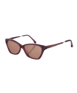Call sunglasses.
 Zen sunglasses with acetate frame.
 Cat eye shape.
 Acetate temples.
 100% UV Protection.
 Includes a neutral fabric cover.
 Measures: Lens height: 47 mm
 Lens width: 56 mm.
 Bridge: 13 mm.
 Temples: 140 mm.
 Composition: Acetate
 Care:
Cleaning and maintenance:
 -Clean the glasses with soap and water (neutral).
 - Do not use dirty or abrasive cloths, which may alter the characteristics of the filters.
 - Use only original accessories and spare parts.