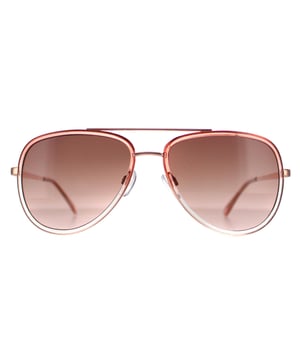 Las gafas de sol Guess Aviator Womens Shiny Pink Smoke Gradient GF0417 son una llamativa silueta de aviador que irradia confianza y estilo, perfecta para hacer una atrevida declaración de estilo. Meticulosamente elaboradas con una montura ligera pero resistente, estas gafas de sol priorizan la comodidad y el estilo duradero, mientras que el icónico logotipo de Guess adorna discretamente las patillas, encarnando una artesanía superior y un gusto refinado. Estas gafas de sol no son sólo un accesorio de moda, sino que ofrecen una protección ocular de primer nivel con lentes de alta calidad que garantizan una magnífica protección contra los rayos UV, aportan claridad y reducen el deslumbramiento.