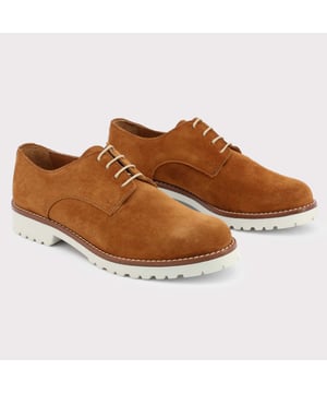 Merk: Made in Italia  
Herkomst: Italië  
Collectie: Lente/zomer  
Geslacht: Vrouw  
Type: Gespschoenen  
Bovenwerk: Suède  
Binnenzool: Leer  
Binnenvoering: Leer  
Zool: Rubber  
Hakhoogte cm: 3  
Details: Ronde neus