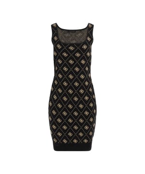 De SARAH DRESS van Guess is een elegante damesmini-jurk met een ronde halslijn en een mouwloos ontwerp. Het maakt indruk met zijn getailleerde snit en hoogwaardige gladde gebreide stof. De jurk heeft een stijlvol monogrampatroon en biedt een perfecte pasvorm dankzij de rekbare stof. De slanke pasvorm benadrukt het figuur en creëert een moderne look. Ideaal voor speciale gelegenheden of stijlvol dagelijks gebruik. Een must-have voor elke modebewuste vrouw!