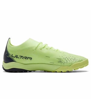 Desatar el potencial ilimitado en el poder y el rendimiento de nuestra colección Ultra. Nuestras botas de fútbol Ultra Match están impecablemente diseñadas para darle una ventaja sobre la competencia, con nuestro control de agarre único mejorado para mejorar el control de la pelota, una placa rápida de TPU para una tracción, control y propulsión increíbles, y un ajuste óptimo mejorado por un tejido de punto collar de corte bajo. Adecuado para el entrenamiento de césped.

DETALLES
Fit regular a estrecho
Superior de malla liviana
Entresuela de Eva
Suela de goma de bajo perfil de goma
Collar de corte bajo para un ajuste cómodo alrededor del tobillo
Ultra marca en el interior
Puma Formstrip en el lado lateral