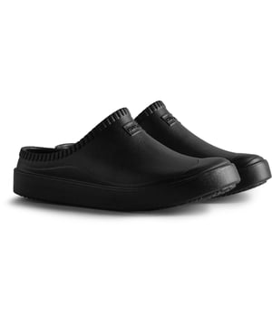The In/Out Bloom Algae Clog is lightweight, easy to get on and off and playful. Featuring our new EVA and algae bloom footbed that guarantees comfort, the cut out detail on the side allows for breathability.