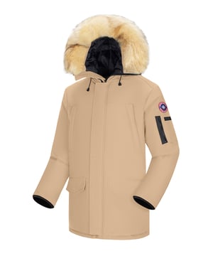 Subprime parka voor heren. De parka is gemaakt van hoogwaardig polyester en heeft een warme binnenvoering. Ideaal voor de koude wintermaanden. De bontkraag is van namaakbont en is afneembaar.  Merk: SubprimeModelnaam: Parka TommyCategorie: winterjas herenMaterialen: polyesterKleur: beige