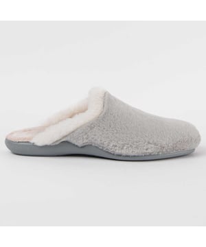 Hecho en España. Zapatilla de casa para mujer. Calce cómodo. Fabricada en materiales veganos. Fabricado por otras marcas para nuestra marca.