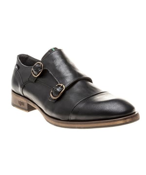 Klassiek slim, de Chervil-schoenen met monniksband voor heren van het ethische merk V.GAN bieden zowel stijl als inhoud. Gemaakt in een veganistisch gecertificeerde fabriek en PETA goedgekeurd, zullen de tijdloze zwarte geklede schoenen je garderobe nieuw leven inblazen.