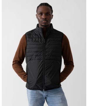 A water-repellent zipped gilet by BOSS. Featuring side pockets and an elasticated hem for custom comfort, this regular-fit piece carries a BOSS logo.

Regular fit
Stand collar
Stand collar
Fastening top: Zip closure
Pockets top: Side-entry pockets
Fully lined
Standard length
Fit back length: 69 cm

100% Polyester, Filling: 100% Polyester (recycled), Wadding: 70% Polyester (recycled), 30% Polyester
50514762
 