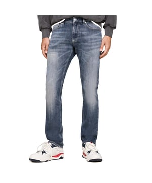 Slim fit jeans from Tommy Jeans. Comfort is key in these easy-to-wear slim-fit jeans made of quality cotton, with power stretch adding flexibility to the design.- Regenerative cotton.- Denim cotton with stretch.- Fading on the front and the back.- Whiskers on the thighs.- Zip fly with button.- Tommy Jeans branding.- Tommy Jeans flag patch on the coin pocket and back pocket.- Slim fit.- Main composition: 50% Regenerative Cotton, 22% USCTP Protocol Cotton, 20% Cotton (Recycled), 6% Polyester (Recycled), 2% Elastane.- Sustainability Certification.- Global Recycled Standard RegenAgri.- Machine Washable at 40°C.- Tumble dry normal cycle, low heat.- Wash and dry inside out. Ref: DM0DM203871BK.