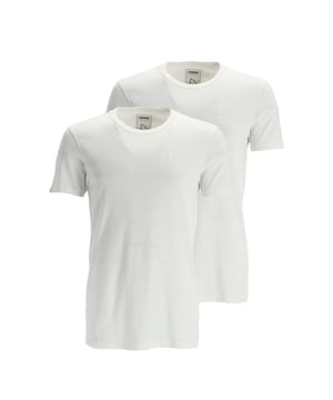CHASIN' 2er-Pack Das Model trägt Größe M und ist 1,85 m groß.  Das Base-B ist seit Jahren unser Basic-Rundhals-T-Shirt für Männer! Unser Basic-T-Shirt besteht aus 100% hochwertiger Bio-Baumwolle, die für optimalen Tragekomfort sorgt. Das T-Shirt hat einen schön geschnittenen Rundhalsausschnitt. Perfekt für die Freizeit, aber unser Basic-T-Shirt macht sich auch immer gut unter einem Pullover oder einer Strickjacke, zum Beispiel! Das T-Shirt hat einen angenähten Kragen mit unserem gestickten Logo auf der Brust.