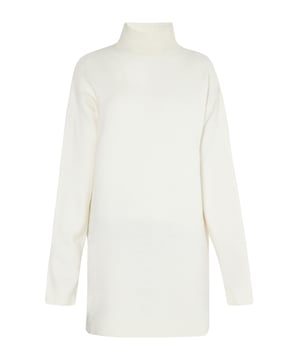 Met de lange truien van myMo geef je je garderobe een kleurkick. De gezellige stijlen zijn gemaakt van zacht, gerecycled polyester en afgewerkt met een gezellige, geribde opstaande kraag. Door de comfortabele lengte kan het design als trui of als gebreide jurk gedragen worden.  Gebreide jurk