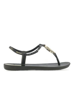 Womens Ipanema Charm Loop Sandals in black.- Slimmer profile tapering towards the toe.- Poppered  adjustable ankle strap.- Metallic loop of the front strap.- Rounded sides.- Rubber sole.- Ref: 83332AH058