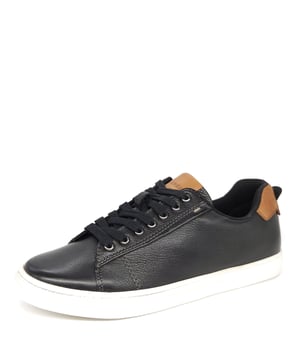 Discover Romford, combining classic design with complete comfort for the ultimate everyday trainer. The minimal and chic styling makes them the perfect partner for all of your smart-casual looks.