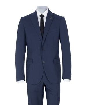 100% lana virgen; traje de Corneliani;  Modelo: 917R49 1287328 003;  Mano de obra de alta calidad;  100% lana virgen suave;  cuello de solapa;  Dos bolsillos delanteros con solapa, un bolsillo en el pecho;  Tres bolsillos interiores;  Dos aberturas laterales;  pantalón de traje con cierre de gancho y cremallera;  Dos bolsillos laterales, dos bolsillos pequeños delante, dos bolsillos de ribete detrás;  Hebillas de cinturon