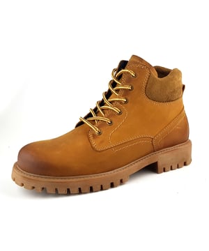 Men's lace up boots from Frank James showcase a sturdy design with a rounded toe, six eyelet lace up fastening and durable sole with excellent grip. For comfort, the boots are fitted with a padded collar and tongue. Complete with double stitch detail and a pull loop to the tongue for entry assistance. Subtle branding throughout