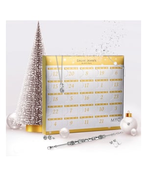 Samenstelling: Messing van hoge kwaliteit
 
  
 
  
 
  
 
  
 
  
 
  
 
  
 
  Afwerking: Gerhodineerd
 
  
 
  
 
  
 
  
 
  
 
  
 
  
 
  Steensoort: Oostenrijks kristal
 
  
 
  
 
  
 
  
 
  
 
  
 
  
 
  Afwerking Kleur: Zilver
 
  
 
  
 
  
 
  
 
  
 
  
 
  
 
  Afmetingen (mm): 230 x 205
 
  
 
  
 
  
 
  
 
  
 
  
 
  
 
  Extra informatie: Deze adventskalender bestaat uit 5 paar oorbellen, 11 Kralen (parels) voor bedelarmbanden, 2 armbanden (waarvan één die losgeschroefd kan worden voor de parels) en 6 halskettingen. Oorbellen zijn geschikt voor gaatjes in de oren. Elke geopende doos kan niet worden teruggenomen of geruild.
 
  
 
  
 
  
 
  Bij MYC-Paris,
 
  
 
  
 
  
 
  Wij zijn in de eerste plaats liefhebbers van sieraden. Ons motto: om u sieraden en diensten aan te bieden die we zelf als klant willen dragen en ontvangen.
 
  
 
  
 
  
 
  Wij denken dat elke vrouw uniek is, en dat elke vrouw haar eigen opvatting heeft over schoonheid. Daarom vinden wij het belangrijk om sieradencollecties aan te bieden, zodat u een assortiment kunt samenstellen dat perfect bij uw stijl past. Zowel qua uitstraling als kwaliteit doen we er alles aan om een mooi merk te bedenken en neer te zetten dat je elke dag vergezelt.