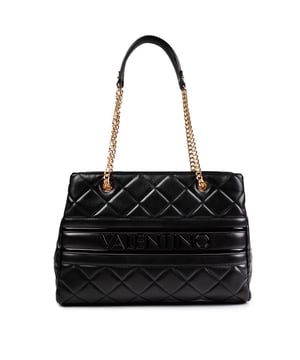 Voeg een chique designerafwerking toe aan je dag-naar-avondoutfit met deze zwarte Ada Tote Bag van Valentino. Het heeft een bovenste ritssluiting, een gewatteerd ontwerp en wordt compleet gemaakt met een elegante gouden schouderband. Bewaar en bescherm deze prachtige tas in de meegeleverde merkstofzak.