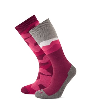 Featuring heavy cushioning, which means there's padding right the way around the sock, our Aleko Ski Socks are ideal for anyone who wants to ensure total comfort. Rubbing and blistering will be kept to a minimum, so you can keep your mind on the skiing ahead. These socks are made from a merino fabric blend that offers fantastic comfort and include  features like re-inforced heel and toe areas that ensure these socks are long wearing, plus elastic support at the ankle and foot arch and a non-slip grip cuff to keep your socks tight against the leg, even after a whole day on the piste. These socks come in a range of cool designs and colours so no matter what look you're going for you'll be sure to achieve it. Coming in a 2 pack, you'll be able to keep it fresh, even with multiple days on the slopes.