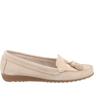 Experience the perfect blend of style and comfort with the Riva Aldons women's loafers. Expertly crafted from luxurious Portuguese suede, these loafers exude sophistication while offering a soft and supple feel. The leather insole ensures a comfortable fit, making them ideal for all-day wear.
Adorned with classic tassel detailing, these loafers add a touch of elegance to any casual ensemble. The durable rubber outsole provides excellent grip, keeping you steady on your feet during those long Summer days. Perfect for pairing with your favorite outfits, the Riva Aldons loafers are a must-have addition to your seasonal wardrobe.
- Leather upper
- Leather insole
- Tassel detailing
- Slip on design
- Cushioned footbed
- Durable rubber outsole
- Riva branding