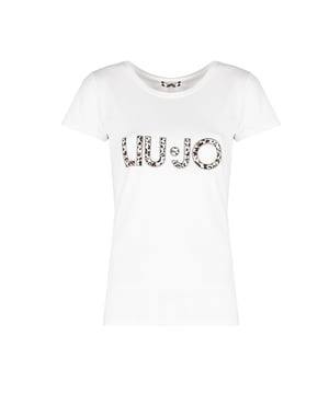 Un diseño simple que es perfecto para cualquier ocasión, tanto para el día a día como para eventos más formales, garantizando comodidad y estilo.

El cuello redondo añade un encanto clásico, resaltando el cuello y haciendo que la blusa sea una excelente opción para diferentes estilos, desde casual hasta elegante.

En el frente, un estampado decorativo con el nombre de la marca, que le da a la blusa un carácter único y te permite destacarte entre la multitud, a la vez que resalta tu compromiso con la calidad y el buen estilo.

Hecho de tela de alta calidad, no solo proporciona comodidad al usarlo, sino también durabilidad, lo que te permite disfrutarlo durante mucho tiempo, sin preocuparte por el desgaste rápido o la pérdida de forma.