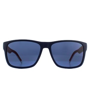 Las gafas de sol Tommy Hilfiger TH 1718/S 8RU KU Black Red White Blue Avio tienen un elegante diseño rectangular, fabricado totalmente en plástico ligero. Las patillas con textura de goma llevan el logotipo de Tommy Hilfiger.