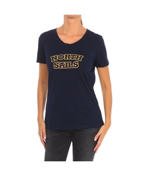 North Sails Kurzarm-T-Shirt.
 Rundhalsausschnitt mit geripptem Abschluss.
 Markenprint auf der Vorderseite.
 Nähte im Farbton gehalten.
 Zusammensetzung: 100% Baumwolle
 Pflege:
Bei maximaler Temperatur von 30º waschen.
 Bei mittlerer Temperatur bügeln.
 Keinen Trockner verwenden.
 Kein Bleichmittel verwenden.
 Nicht chemisch reinigen.