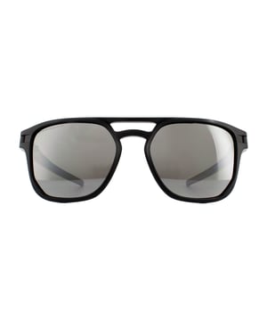 Oakley Sunglasses Latch Beta OO9436-05 Mat Black Prizm Black Polarisated maakt deel uit van de Latch-familie en een nieuwe update voor een van de meest populaire Oakley-stijlen met een gedurfde lensvorm en dubbele brugontwerp. Met een handige kick -up vergrendelingsfunctie hechten ze zich gemakkelijk aan je shirtly voor opslag. Gemaakt van lichtgewicht O-materie, met de driepuntsfit die ze uiterst comfortabel zijn. UNOBTAINIUM -tempels zorgen er ook voor dat ze te allen tijde op hun plaats blijven naarmate de grip toeneemt met transpiratie.