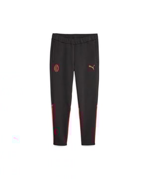 Color: Negro PUMA BLACK/FOR ALL TIME RED 04 Cintura: Elástica Detalles: Logotipo oficial de AC MILAN en la pierna derecha Cierre: Cordón en la cintura Largo: Largo Corte: Regular Ocasión: Deportes y actividades de ocio