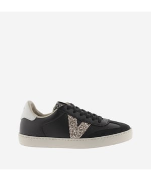 Victoria BERLIN FAUX LEATHER PUMPED CYCLIST Womens Trainers Negro

 Upper Material: Faux Leather

Lining Material: Cotton/Microfibre

Sole Material: PVC

Closure/Fastening: Lace-Up

Features: Comfort

Toe Shape: Round

Shoe Width: Regular

Item Weight: 0.5 KG

Heel Height: Low (2.5-4.9cm)

Shoe Shaft Height: Low Top

Trainer Style: Casual

Gift Boxed: No
Product Code: 1126198/NEGRO