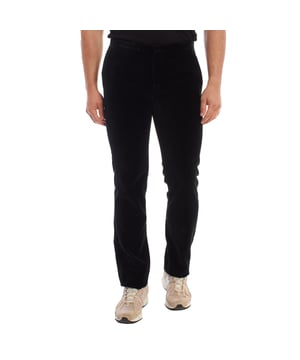 Velvet trousers by Emporio Armani, designed for those looking for a garment of high sophistication and impeccable style.

 Crafted from high-quality black velvet, it offers a soft and luxurious texture, ideal for standing out on formal or semi-formal occasions.

 It features a hidden hook and zipper closure, providing an elegant and minimalist finish.

 Slanted side pockets add a functional touch, while back welt pockets complete the design with a classic feel.

 These Emporio Armani pants are the perfect choice for those who want a combination of comfort, exclusivity and timeless style.
 Composition: 100% Cotton
 Care:
- Machine wash on delicate cycle.
 - Use similar colors in the wash.
 - Avoid the use of bleaches.
 - Do not dry.
 - Iron at low temperature.
 - Do not dry clean.