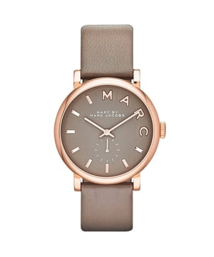Elevate your style with the Marc Jacobs MBM1266 Baker Ladies Watch - a timeless blend of sophistication and modern design, featuring a Beige dial, rose gold accents, and a sleek leather strap.