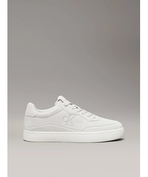 Calvin Klein CLASSIC CUPSOLE ICON Mens Trainers Eggshell/Creamy White

 Upper Material: Suede

Lining Material: Textile

Sole Material: Rubber

Closure/Fastening: Lace-Up

Features: Comfort,Breathable

Toe Shape: Round

Shoe Width: Regular

Item Weight: 0.5 KG

Heel Height: Low (2.5-4.9cm)

Shoe Shaft Height: Low Top

Trainer Style: Casual

Gift Boxed: No
Product Code: YM0YM010940HR