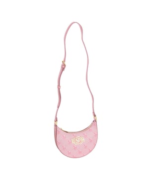 Bolso shoulder U.S. POLO ASSN.
Sintético.
Cierre con cremallera.
Interior frontal: Un bolsillo abierto.
Interior trasero: Un bolsillo con cremallera.
Correa ajustable.
Forro interior con estampado de la marca.
Logo de la marca en el frontal.
Costuras vistas a tono.
 Medidas: 20x17x4cm
 Composición: 100% Poliuretano
 Cuidados:
Limpiar con un paño húmedo.