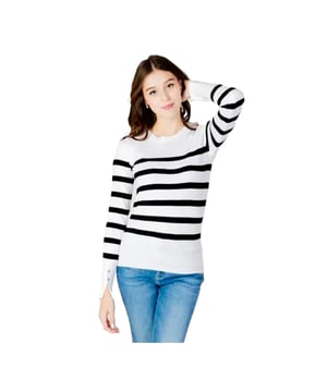 Pull Guess Maia Femme Weiß Synthétique. Authentisches Kleidungsstück der Marke Guess - Streetwear/Sportswear-Design von Guess - Guess für Damen, perfekt für den Alltag - Pull Guess in Weiß lässt sich hervorragend mit dem Rest Ihrer Garderobe kombinieren - bequeme synthetische Materialien - klassisch - Maia -