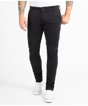 Die Chino Hosen von Indumentum eignen sich ganz ausgezeichnet für legere CasualLooks. Sie bieten eine angenehme Passform und sehen dabei auch noch richtig lässig aus. Beim gemütlichen Stadtbummel, beim Familienausflug oder in der Uni leisten die komfortablen Hosen gute Dienste. Darüber hinaus zeichnen sich die Chinos von Indumentum durch eine erstklassige Verarbeitung und eine hohe Qualität aus.