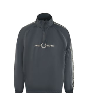 Fred Perry Taped Sleeve Black Shell Jacket. The Fred Perry Black Jacket is the perfect choice for fashion and function. With a hooded design, this jacket offers protection against the elements while still keeping you stylish. Stay warm and dry without sacrificing your sense of style.. Taped Sleeve Jacket, Embroidered Logo On Chest. Slim Fit, Half Zip Closure, Material: 100% Polyamide. Elasticated Sleeve Endings, Branded Badge On Chest. Style: J4561 102