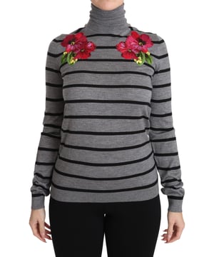 Marca: Dolce & Gabbana  
Modelo: Suéter de manga larga con cuello alto  
Color: Gris y negro con bordado de rosas multicolores  
Hecho en Italia  
Material: 70% Cachemira 30% Seda  
Detalles del logo  
Exclusivo y de alta artesanía