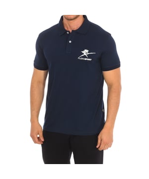 Polo Plein Sport met korte mouwen.
 Kraag met kapel.
 Halfhoge knoopsluiting.
 Korte mouwen met geribde afwerking.
 Merkopdruk op de voorkant.
 Merkbadge op de achterkant.
 Naden in toon zichtbaar.
 Samenstelling: 95% Katoen, 5% Elastaan
 Onderhoud:
Wassen op maximale temperatuur 30º.
 Strijken op lage temperatuur.
 Geen droger gebruiken.
 Geen bleekmiddel gebruiken.
 Niet chemisch reinigen.
