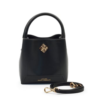 Beuteltasche AUTEUIL - Handgetragen - Innenfach mit Reißverschluss - Innenaufbewahrung - Innenfutter aus Stoff - Druckknopfverschluss - Verstellbarer und abnehmbarer Schulterriemen verfügbar - Goldenes Emblem - Vollnarbenleder-Finish