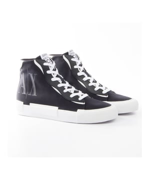 Basket Armani Exchange Authentic AX Femme Schwarz Synthetik. Authentischer Schuh der Marke Armani Exchange - Streetwear/Sportswear-Design von Armani Exchange - Armani Exchange für Frauen, perfekt für den Alltag - Der schwarze Basket Armani Exchange lässt sich ideal mit dem Rest Ihrer Garderobe kombinieren - Bequeme Synthetikmaterialien - Klassische Schnürsenkel - Authentic AX - Synthetik