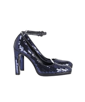 VINTAGE, NP WIE NEU  
Jede Schuhkollektion ist unvollständig ohne ein Paar funkelnde Pumps. Diese Miu Miu Schönheiten sind mit Pailletten bedeckt und haben eine runde Zehenform sowie hohe Absätze. Die Pumps verfügen zudem über bequeme Innensohlen und robuste Sohlen.  
Miu Miu Riemchenpumps in blauen Pailletten  
Farbe: Blau  
Material: Paillette  
Größe: EU37.5/US7.5/UK4.5  
Zustand: Ausgezeichnet  
Abnutzungserscheinungen: Nein  
SKU: 237645