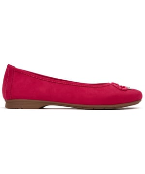 Las bonitas bailarinas de Jana son perfectas compañeras de viaje o para sentirse bien en el día a día. Muy cómodo. muy liviano. un zapato exquisito pero casual con una silueta esbelta. detalle de lazo y parte superior suave. Este salón plano presenta un gran atractivo y comodidad.