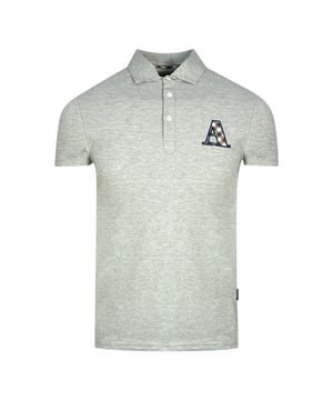 Aquascutum Check A Logo Graues Poloshirt. Aquascutum Graues Poloshirt. Markenlogo, kurze Ärmel. Stretch Fit 95% Baumwolle 5% Elastan. Normale Passform, fällt größengerecht aus. Style Code: QMP020 94
