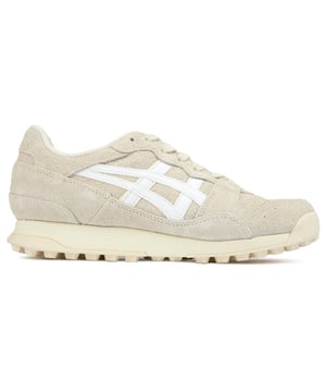 The Onitsuka Tiger's Horizonia Is A Stylish Take On The Classic Running Style Trainer. Crafted From Soft Suede, It Has The Brand's Legendary Branded Stripes, Fuzelgel Sole Technology And Breathable Cushioned Insole, Making It The Perfect Option For Everyday Wear Or A Play In The Park.