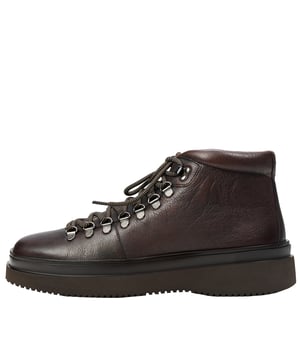 Erlebe Komfort und FunktionalitÃt neu definiert mit dem Wallace Wanderschuh in Schwarz. Der gepolsterte Schaftrand bietet maximalen Komfort und UnterstÃtzung, wÃhrend der spezielle Memoryfoam sich perfekt an Deine FuÃŸform anpasst und so fÃr ein individuelles TragegefÃhl sorgt. Die Schuhe sind ausgestattet mit EVA Sohlen, die hervorragende StoÃŸdÃmpfung und Haltbarkeit gewÃhrleisten und gleichzeitig super leicht sind.