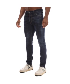 Heren DSquared2 Cool Guy Jeans in blauw.- Knoopsluiting.- Vijf zakken.- Riemlussen.- Logo label genaaid op de gulp.- Leren label genaaid op de achterkant.- Slim fit.- 98% Katoen 2% Elastane.- Ref: S74LB1315470