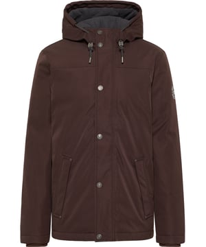 Deze jas van Mo is een echte allrounder! Het is gecoat, heeft gesealde naden en is daardoor wind- en waterafstotend. Dankzij de vulling en de zachte fleecevoering houdt hij u ook warm op arctisch koude dagen. Een gevoerde capuchon met koord en twee zijzakken bieden extra bescherming, evenals de verborgen ritssluiting en geribde manchetten. En als het wat warmer wordt, kun je de jas als een rugzak dragen met de functiebanden aan de binnenkant, zodat je je handen vrij hebt. Een logo-opdruk op de bovenarm zorgt voor de laatste accenten.  winterjas